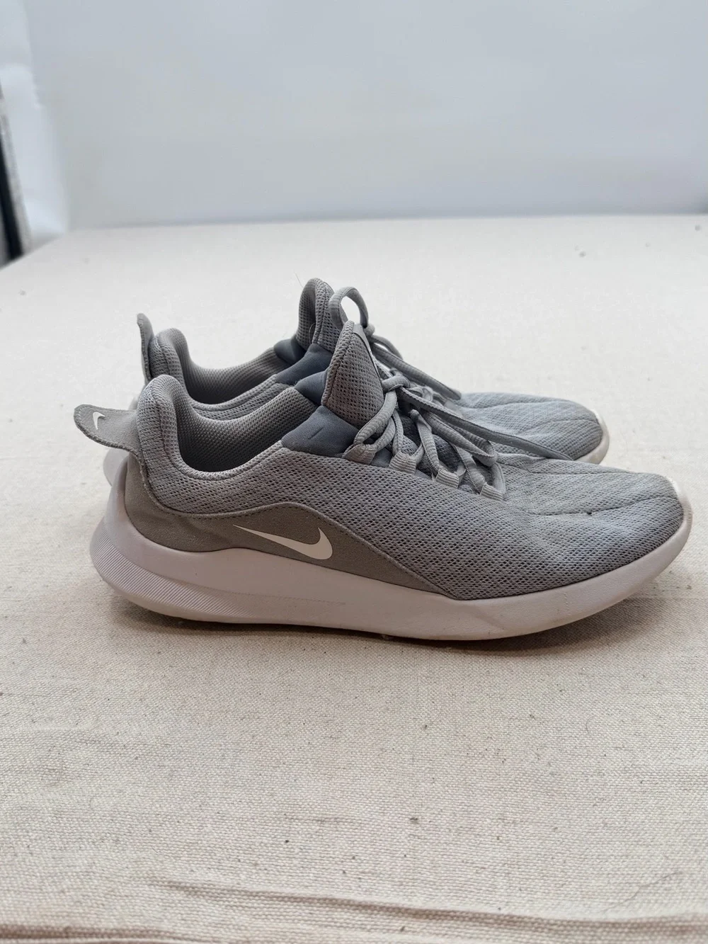 Nike Viale Light Grey Mesh Athletic Sneakers